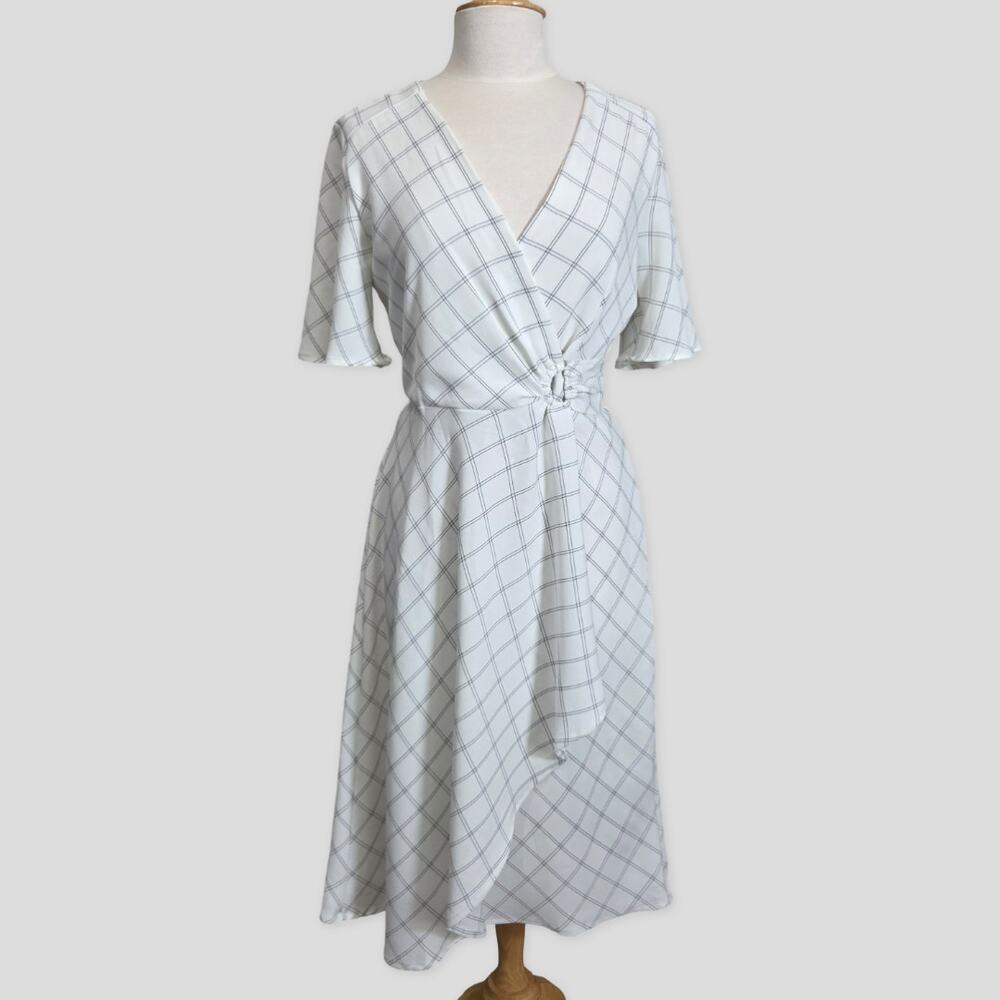 Signature by Robbie Bee Faux Wrap Dress Women's M White Plaid Check Short Sleeve